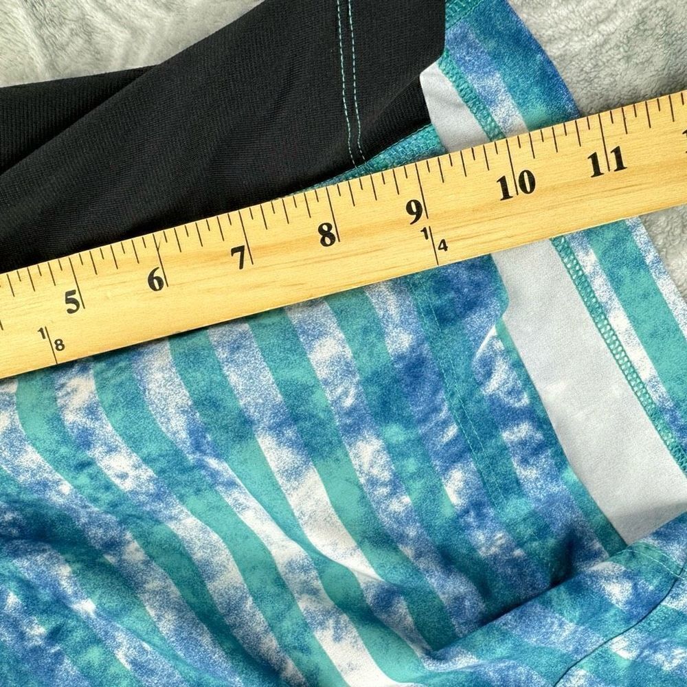 Mens Lululemon License To Train Short - Picture 4 of 4